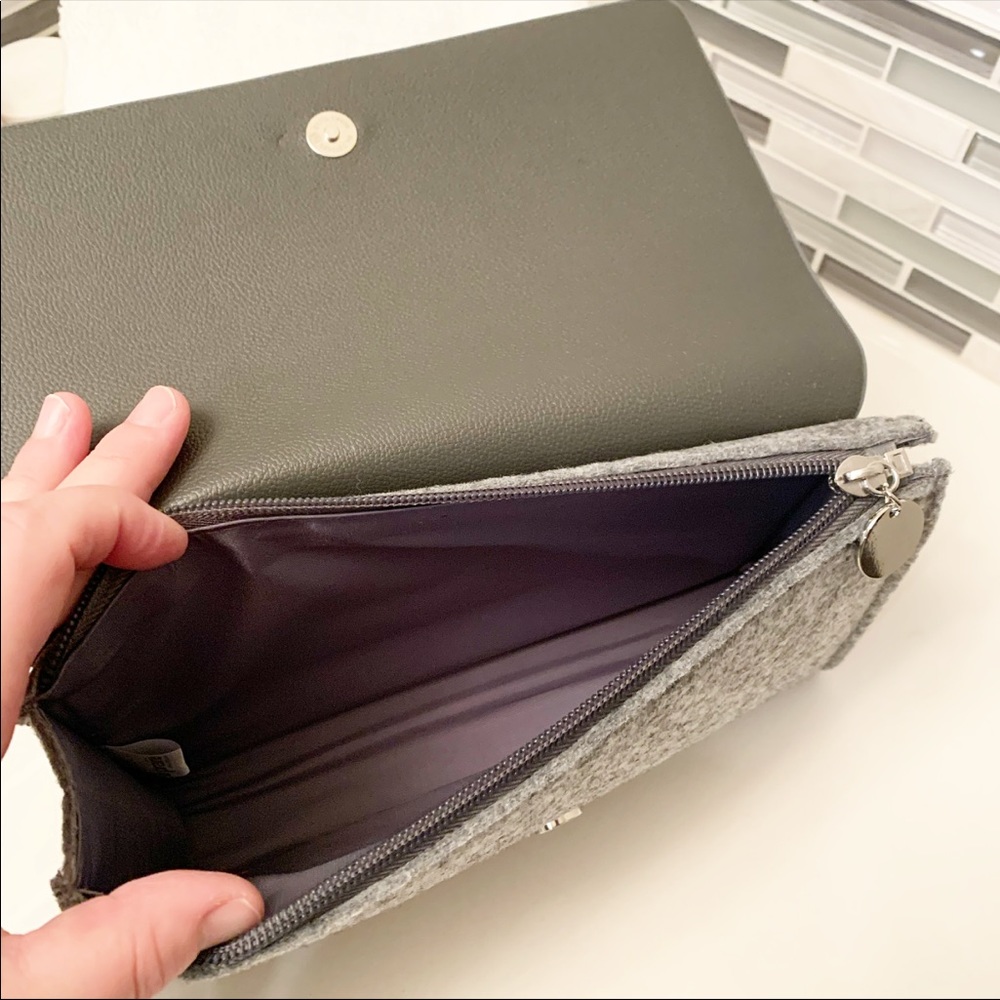 *GIFTED* La Prairie Clutch - Picture 5 of 7